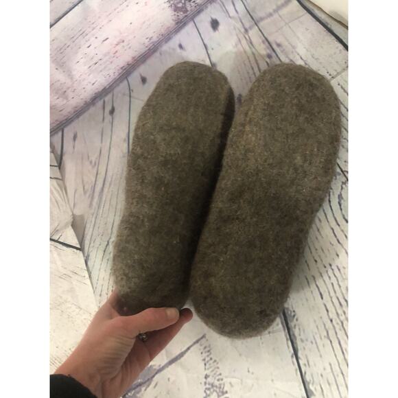 Wildllama Scandinavian felt felted wool slippers in brown size large - Picture 7 of 12